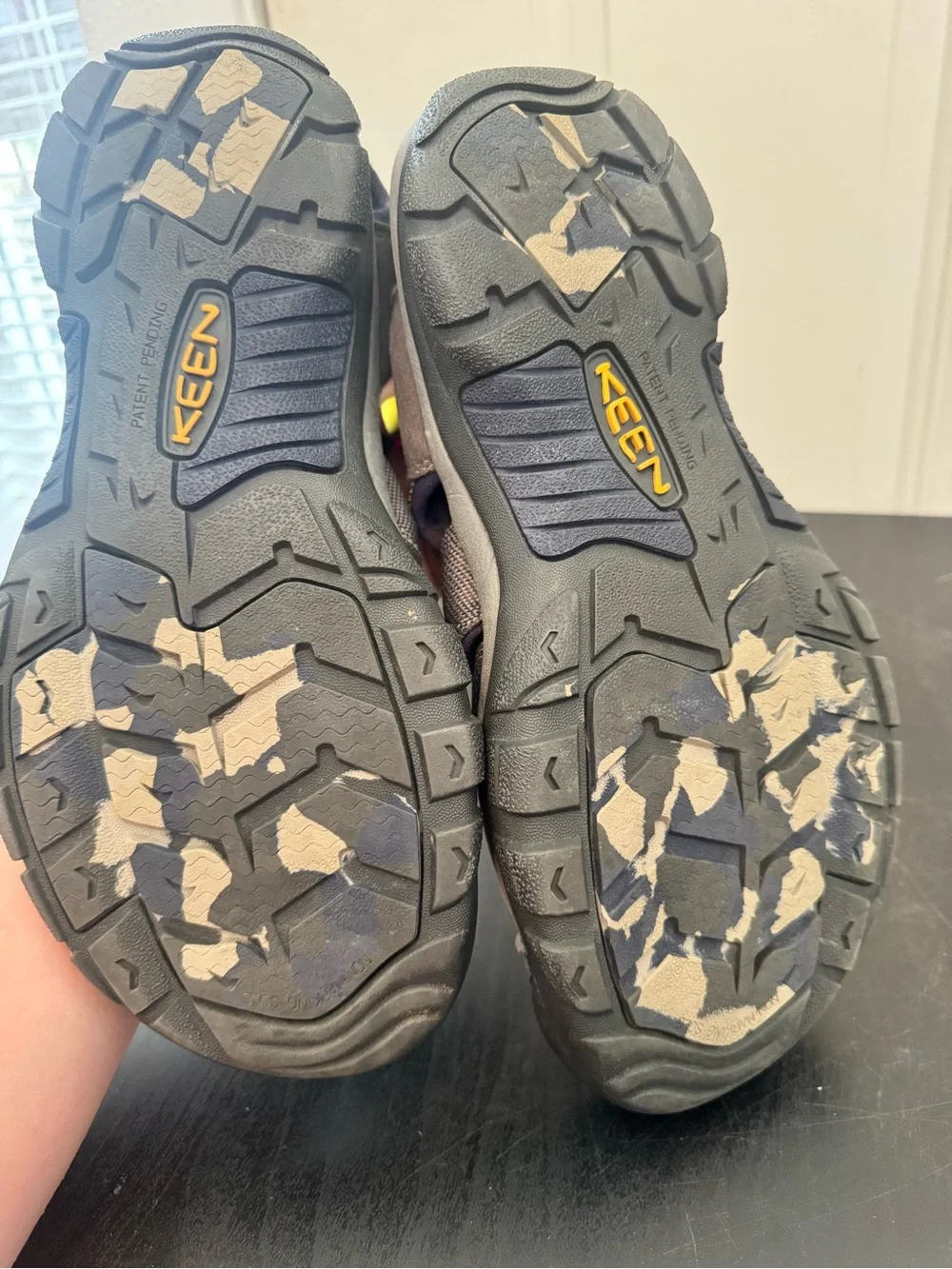 Keen Men’s Newport H2 Closed Toe Water Hiking Sandal Grey Navy Blue Size US 9
